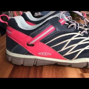 KEEN Chandler CNX Hiking Sneaker